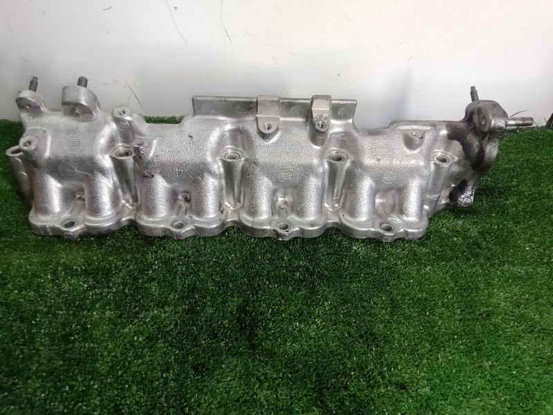 Recambio de colector admision para toyota avensis berlina (t25) 2.0 turbodiesel cat referencia OEM IAM NOTIENEREFERENCIA  