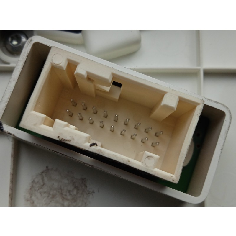 Recambio de cuadro instrumentos para peugeot 206+ 1.1 referencia OEM IAM 9666636980-503001911802 1.CONECTOR 