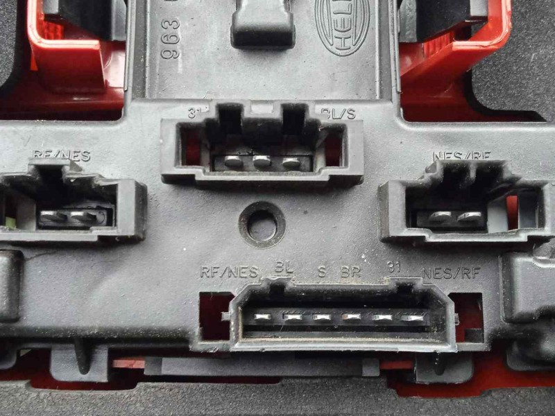 Recambio de piloto trasero izquierdo para volkswagen bora berlina (1j2) 1.9 tdi referencia OEM IAM SINREFERENCIA  