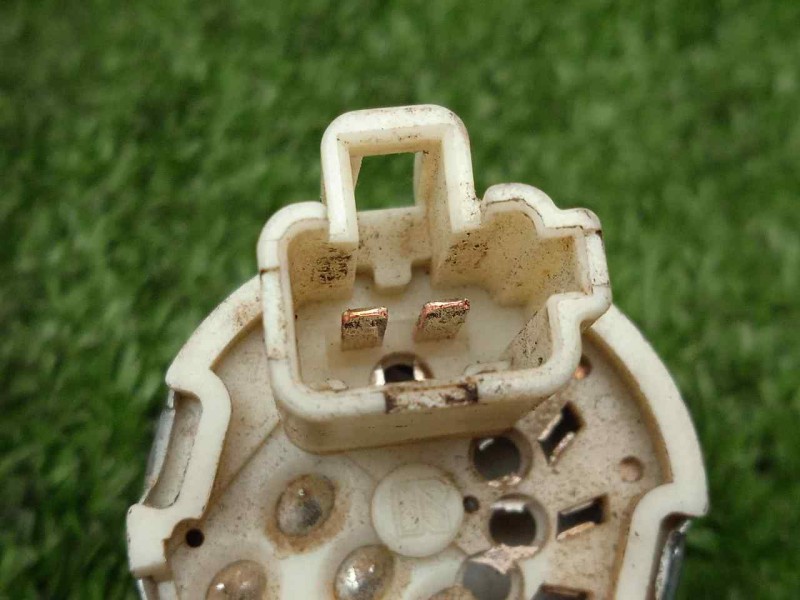 Recambio de interruptor para toyota hilux (kun) 2.5 turbodiesel referencia OEM IAM   2.PINES