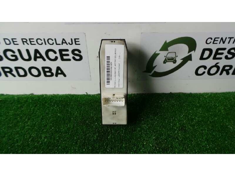Recambio de mando elevalunas delantero izquierdo para chevrolet lacetti 1.6 cat referencia OEM IAM 621W04460 4.BOTONES 