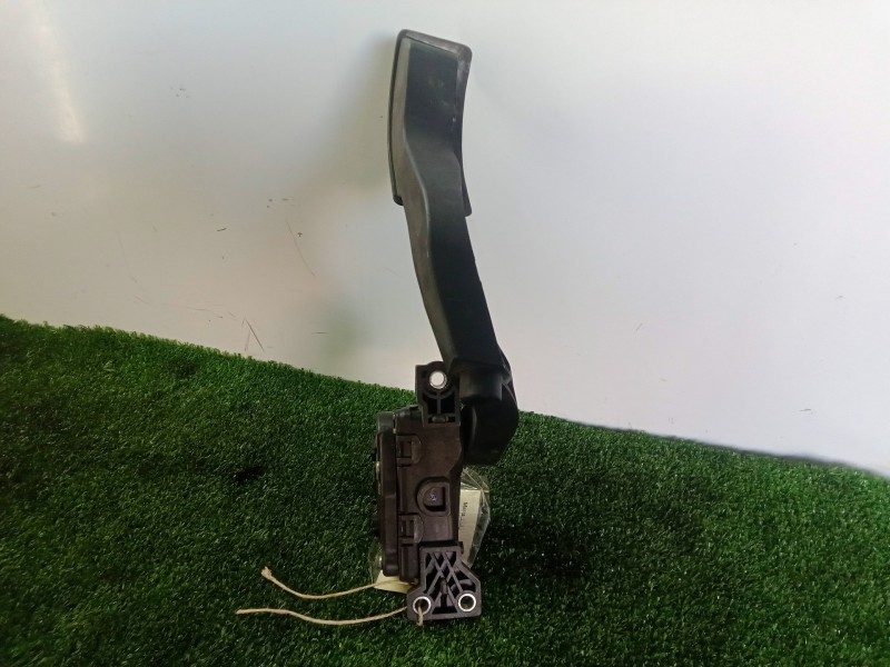 Recambio de pedal acelerador para volkswagen passat berlina (3b3) 1.9 tdi referencia OEM IAM 8D1721523F  6PV00837603
