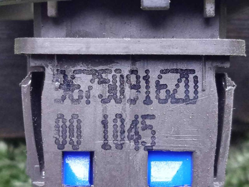 Recambio de warning para peugeot 208 1.4 hdi fap referencia OEM IAM 96750916ZD  