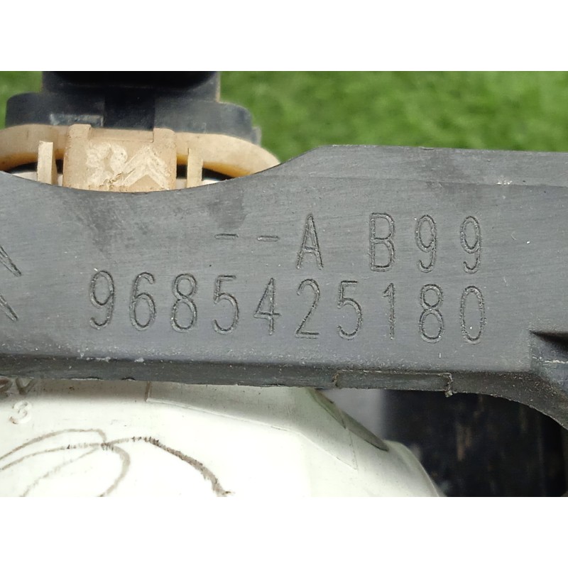 Recambio de faro antiniebla izquierdo para peugeot 206+ 1.1 referencia OEM IAM 9685425180 AMBOS.LADOS 