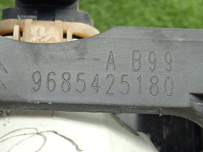 Recambio de faro antiniebla izquierdo para peugeot 206+ 1.1 referencia OEM IAM 9685425180 AMBOS.LADOS 