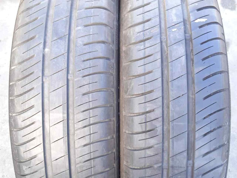 Recambio de pareja neumaticos para renault clio iii 1.2 referencia OEM IAM 165/65R1581T 81T GOODYEAR EFICIENT GRIP