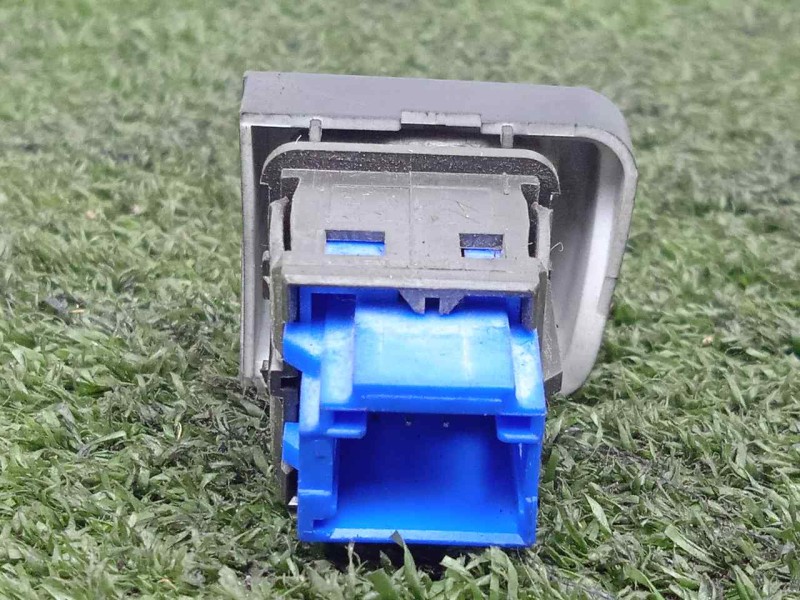 Recambio de warning para peugeot 208 1.4 hdi fap referencia OEM IAM 96750916ZD  