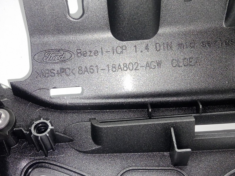 Recambio de moldura para ford fiesta (cb1) 1.25 16v cat referencia OEM IAM 8A6118A802 CARCASA + AIREADORES 