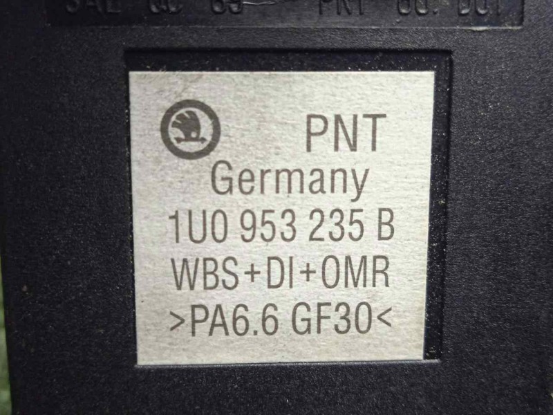 Recambio de warning para skoda octavia berlina (1u2) 1.9 tdi referencia OEM IAM 1U0953235B  