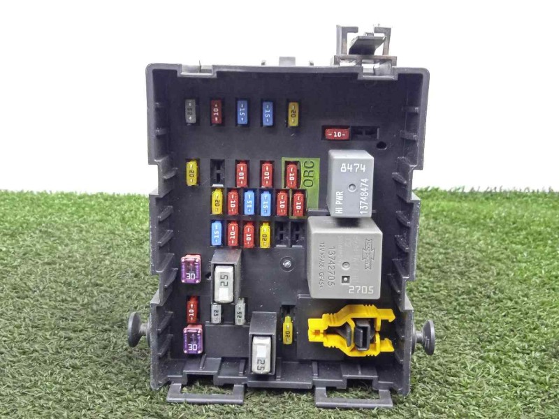 Recambio de caja reles / fusibles para fiat freemont (345) 2.0 16v multijet cat referencia OEM IAM 68068355AE  