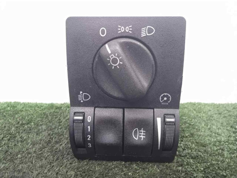 Recambio de interruptor luces para opel astra g berlina 1.6 referencia OEM IAM 90561381 1.ANTINIEBLAS 