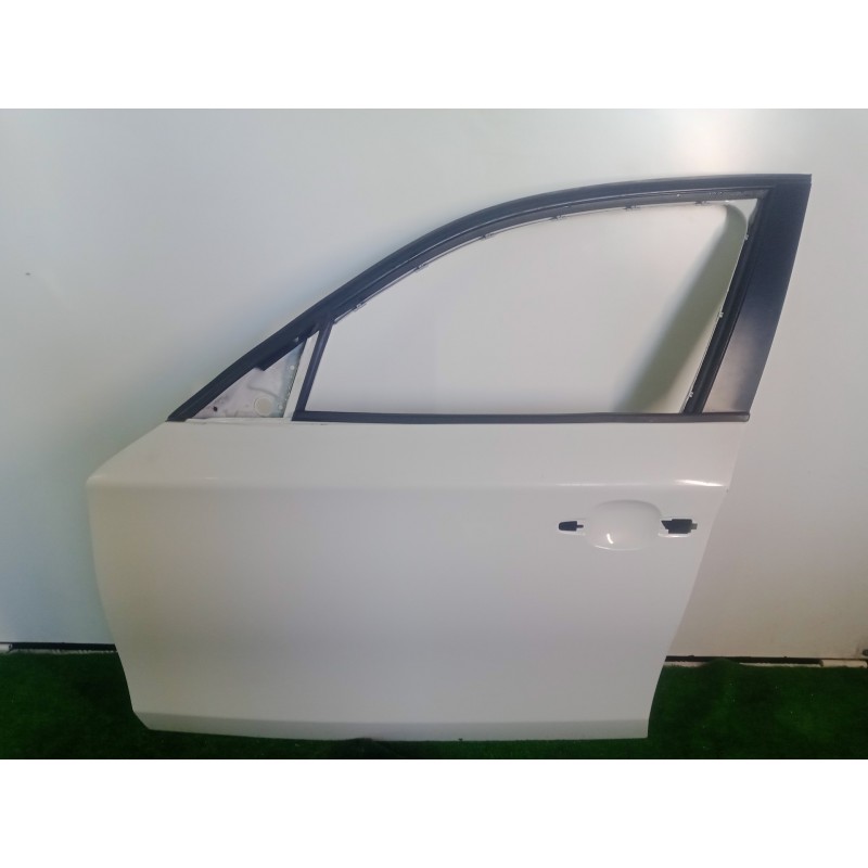 Recambio de puerta delantera izquierda para bmw serie 1 berlina (e81/e87) 2.0 16v referencia OEM IAM   