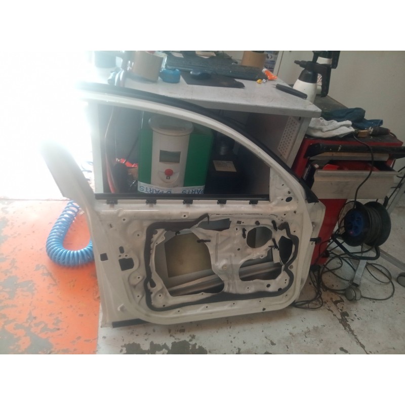 Recambio de puerta delantera izquierda para bmw serie 1 berlina (e81/e87) 2.0 16v referencia OEM IAM   