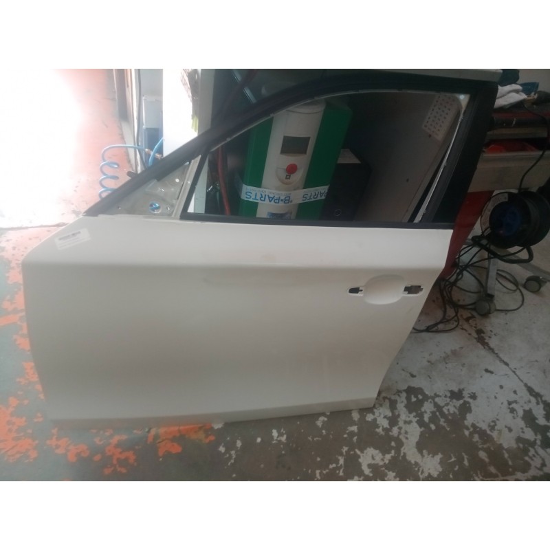 Recambio de puerta delantera izquierda para bmw serie 1 berlina (e81/e87) 2.0 16v referencia OEM IAM   