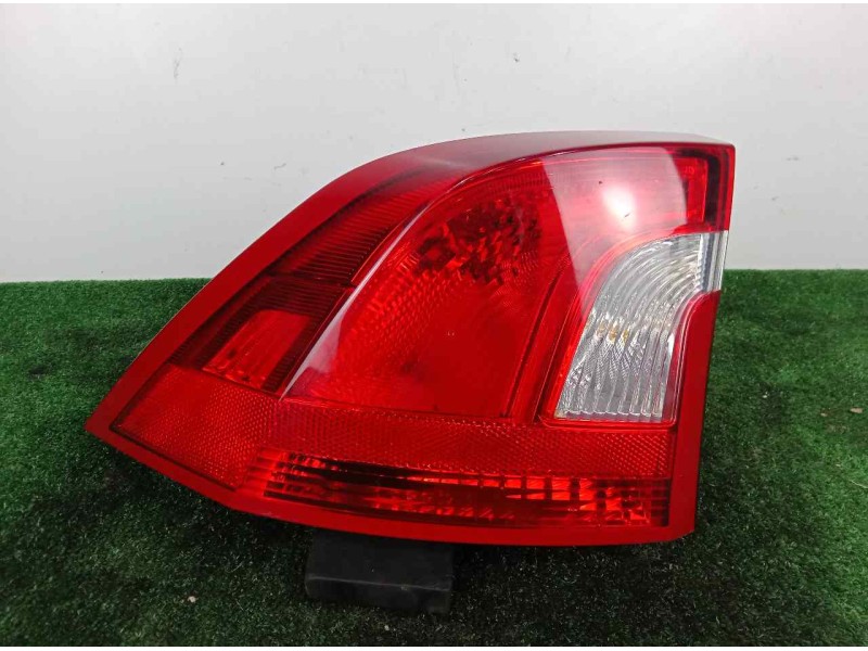 Recambio de piloto trasero izquierdo para volvo s60 lim. 2.0 diesel cat referencia OEM IAM 30796267  