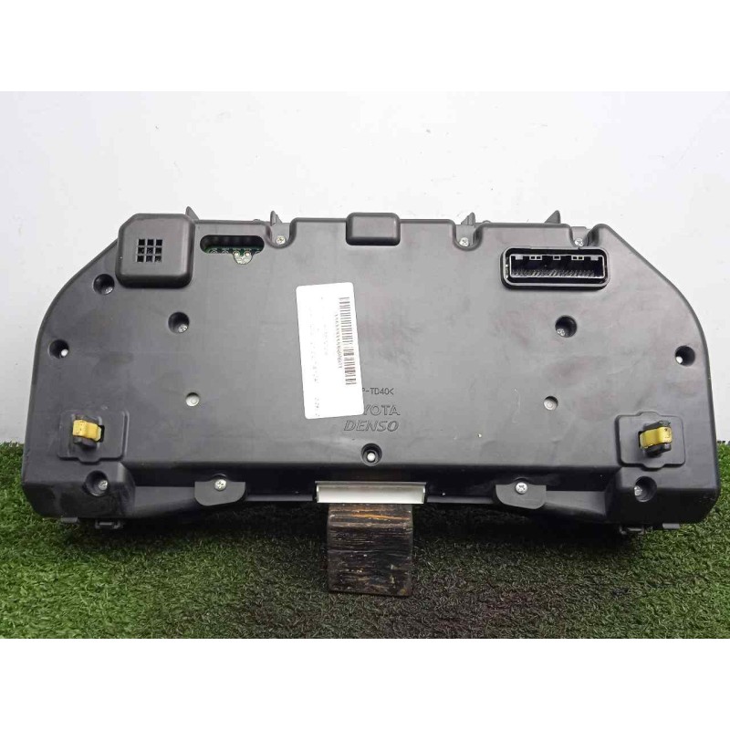 Recambio de cuadro instrumentos para toyota avensis (t27) 2.2 d-4d cat referencia OEM IAM 8380005N30  