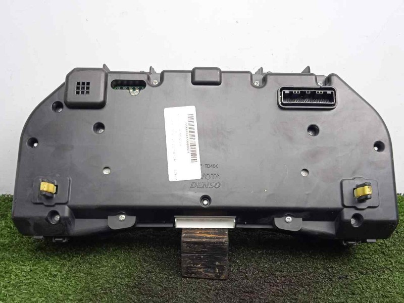 Recambio de cuadro instrumentos para toyota avensis (t27) 2.2 d-4d cat referencia OEM IAM 8380005N30  