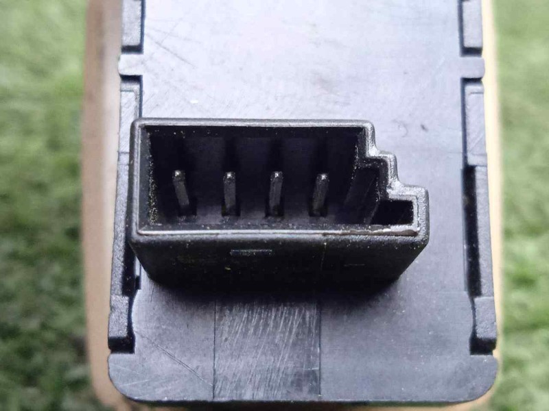 Recambio de mando elevalunas trasero izquierdo para bmw x3 (e83) 2.0 turbodiesel cat referencia OEM IAM 3445654  