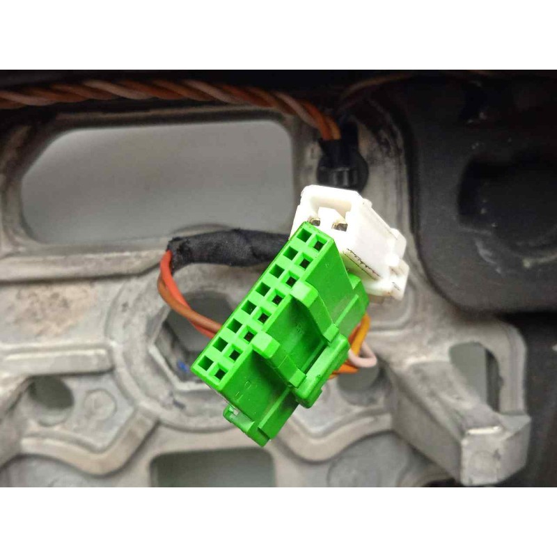 Recambio de volante para volvo s60 lim. 2.0 diesel cat referencia OEM IAM 31250592 CUERO 