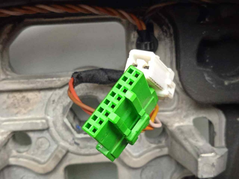 Recambio de volante para volvo s60 lim. 2.0 diesel cat referencia OEM IAM 31250592 CUERO 