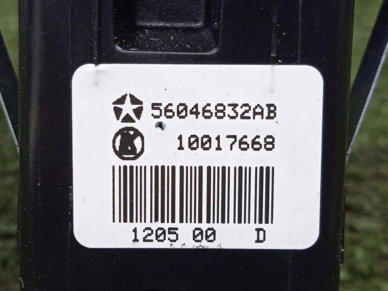 Recambio de mando elevalunas trasero izquierdo para fiat freemont (345) 2.0 16v multijet cat referencia OEM IAM 56046832AB  