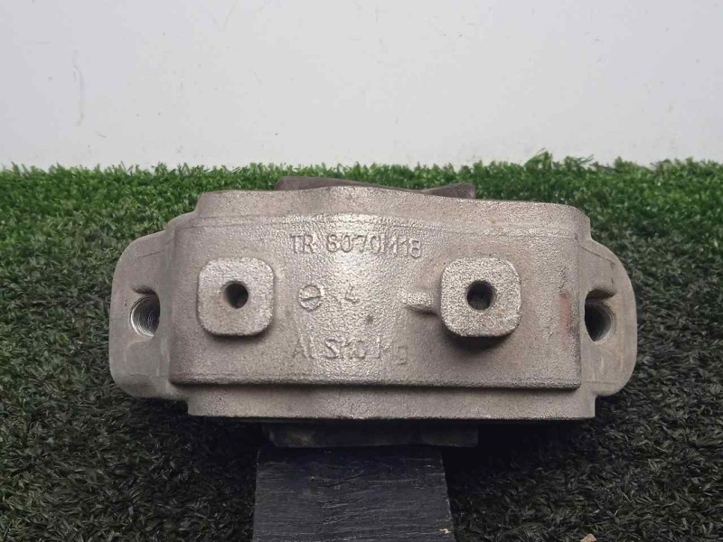 Recambio de soporte motor para volvo s60 lim. 2.0 diesel cat referencia OEM IAM 8070M18  
