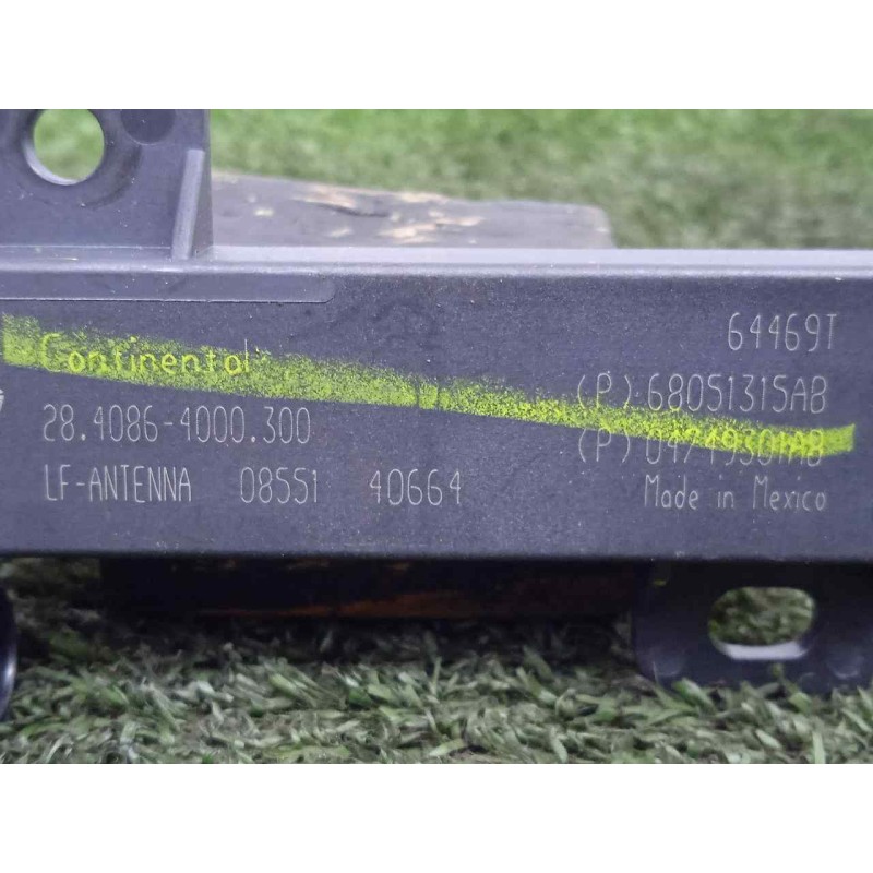 Recambio de antena para fiat freemont (345) 2.0 16v multijet cat referencia OEM IAM 68051315AB-2840864000300  