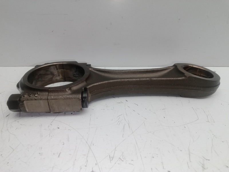 Recambio de biela para peugeot boxer furgón 2.0 blue-hdi fap cat referencia OEM IAM 303  