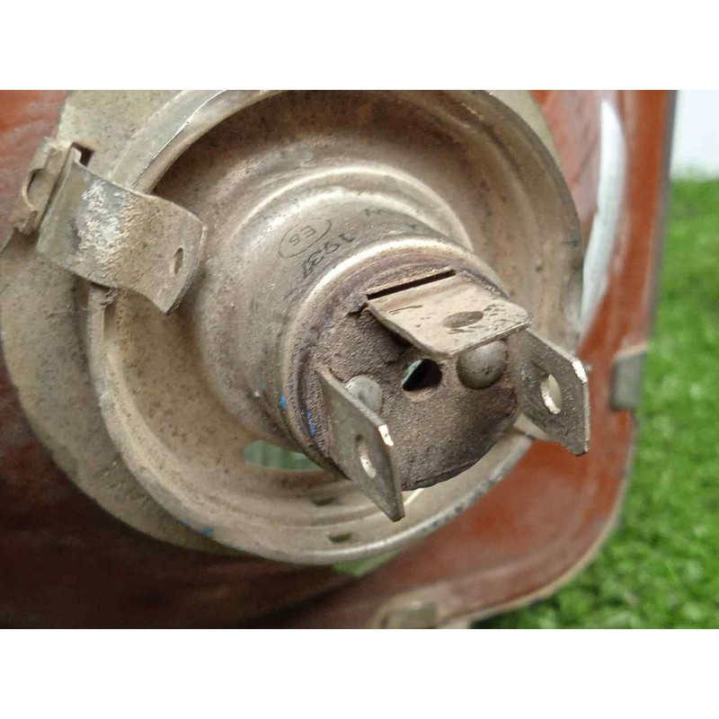 Recambio de faro derecho para seat 124 1200 referencia OEM IAM  SEAT 1430 LARGA