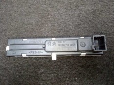 Recambio de pantalla multifuncion para peugeot 207 1.4 hdi referencia OEM IAM 9665103980 6.PINES BITRON 2