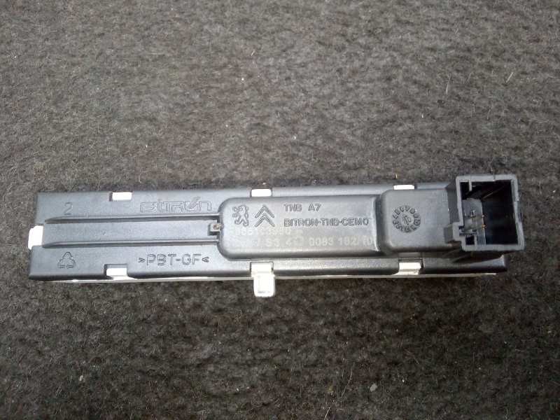 Recambio de pantalla multifuncion para peugeot 207 1.4 hdi referencia OEM IAM 9665103980 6.PINES BITRON