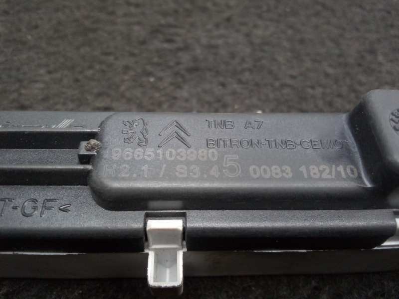 Recambio de pantalla multifuncion para peugeot 207 1.4 hdi referencia OEM IAM 9665103980 6.PINES BITRON