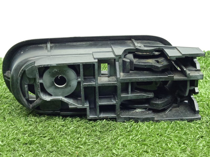 Recambio de maneta interior delantera izquierda para mazda 2 lim. (de) 1.4 diesel cat referencia OEM IAM   