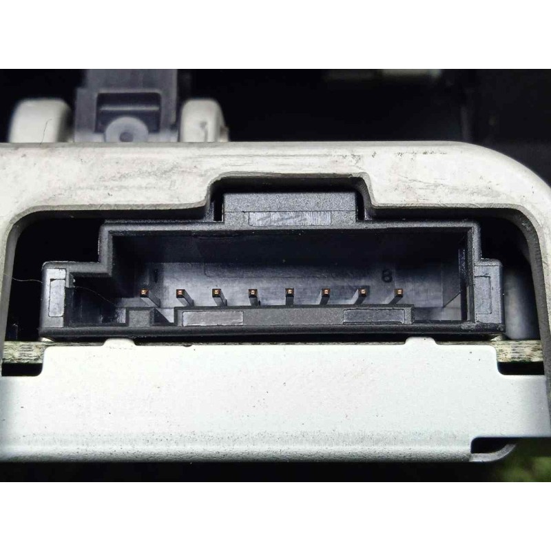 Recambio de pantalla multifuncion para audi a3 sedán(8vs) 2.0 16v tdi referencia OEM IAM 8V0857273M  