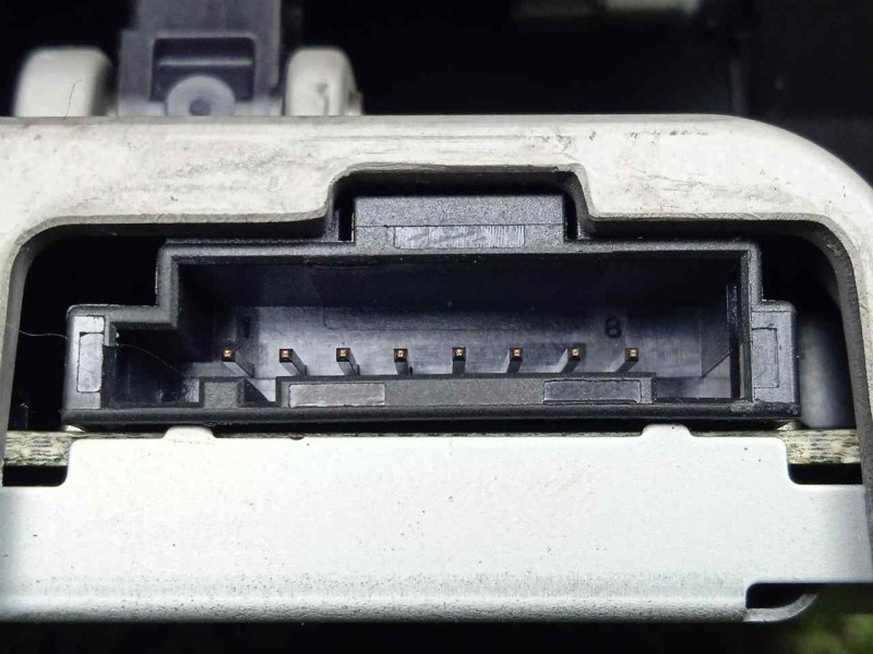 Recambio de pantalla multifuncion para audi a3 sedán(8vs) 2.0 16v tdi referencia OEM IAM 8V0857273M  