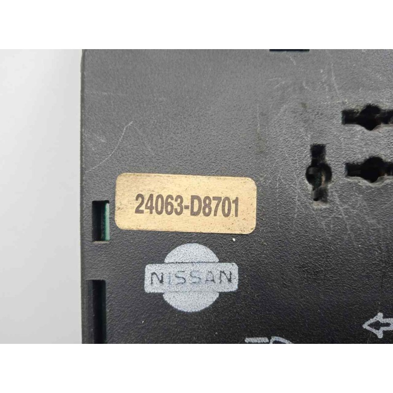Recambio de caja reles / fusibles para nissan l-80 4.0 referencia OEM IAM 24063D8701  