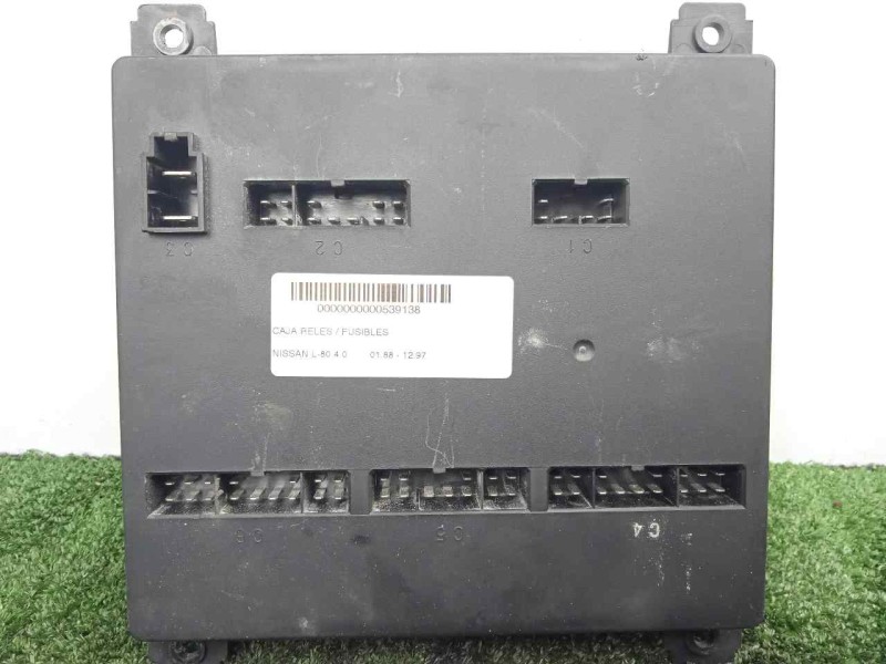 Recambio de caja reles / fusibles para nissan l-80 4.0 referencia OEM IAM 24063D8701  
