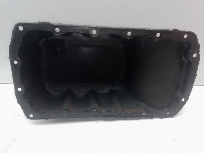 Recambio de carter para peugeot 308 1.6 16v referencia OEM IAM V75504838003  