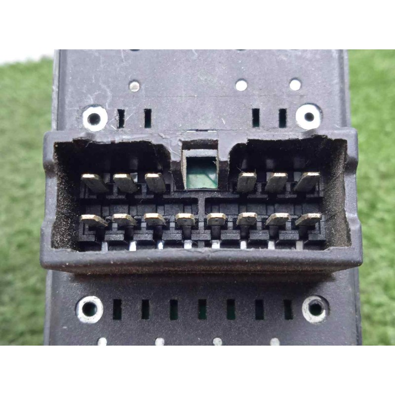 Recambio de mando elevalunas delantero izquierdo para toyota avensis berlina (t 22) 2.0 turbodiesel cat referencia OEM IAM  TRW 