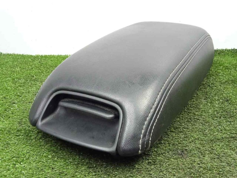 Recambio de apoyabrazos central para fiat freemont (345) 2.0 16v multijet cat referencia OEM IAM SINRFERENCIA  