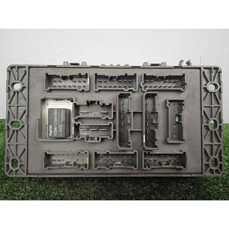 Recambio de caja reles / fusibles para mg serie 75 (rj) 2.0 16v cdt referencia OEM IAM 518174602-YQE103139  