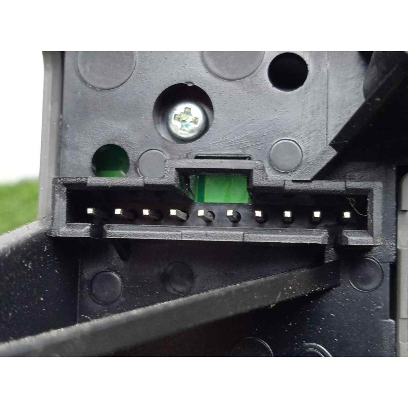 Recambio de mando volante para land rover freelander (lr2) 2.2 td4 cat referencia OEM IAM 5H2214K147EB  