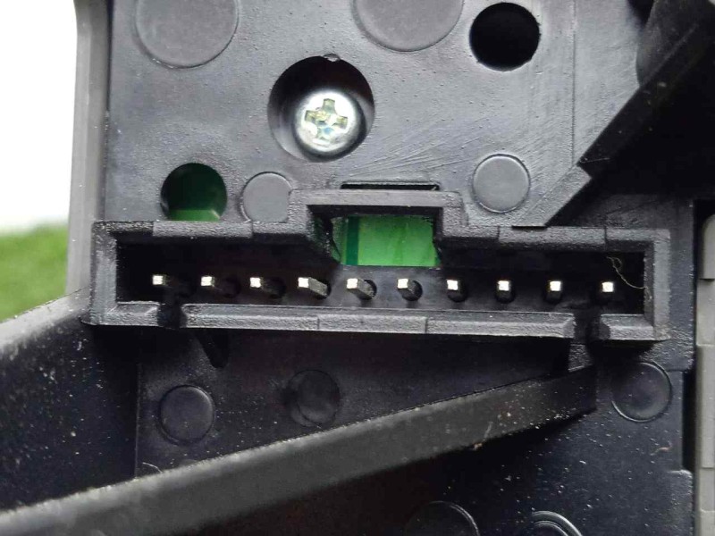 Recambio de mando volante para land rover freelander (lr2) 2.2 td4 cat referencia OEM IAM 5H2214K147EB  