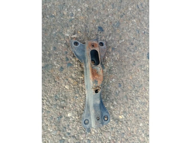 Recambio de tirante delantero izquierdo para toyota hilux (kun) referencia OEM IAM   