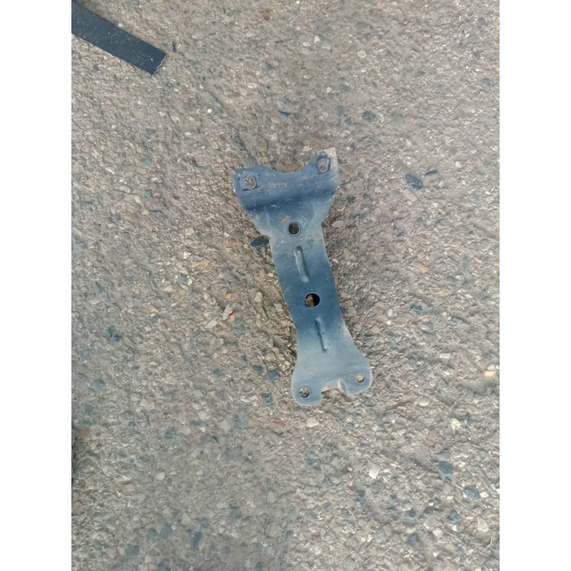 Recambio de tirante delantero izquierdo para toyota hilux (kun) referencia OEM IAM   