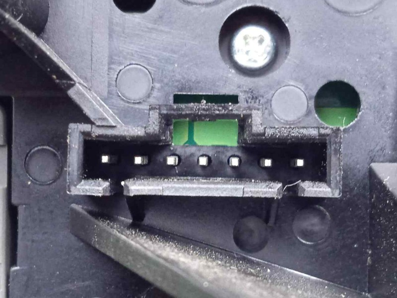 Recambio de mando volante para land rover freelander (lr2) 2.2 td4 cat referencia OEM IAM 5H2214K147CB  