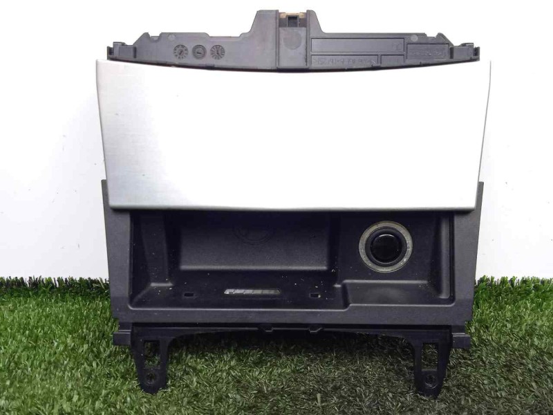 Recambio de cenicero para mercedes-benz clase c (w204) berlina 2.2 cdi cat referencia OEM IAM A2046800179  