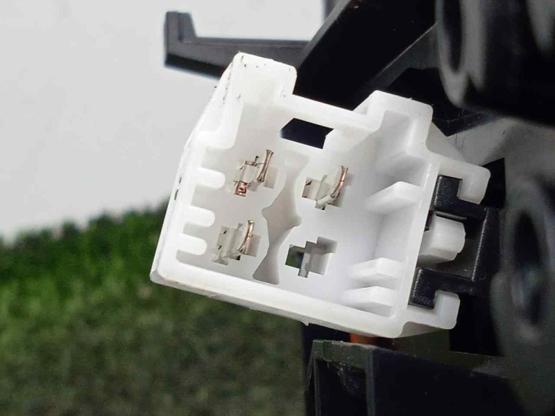 Recambio de cenicero para mercedes-benz clase c (w204) berlina 2.2 cdi cat referencia OEM IAM A2046800179  