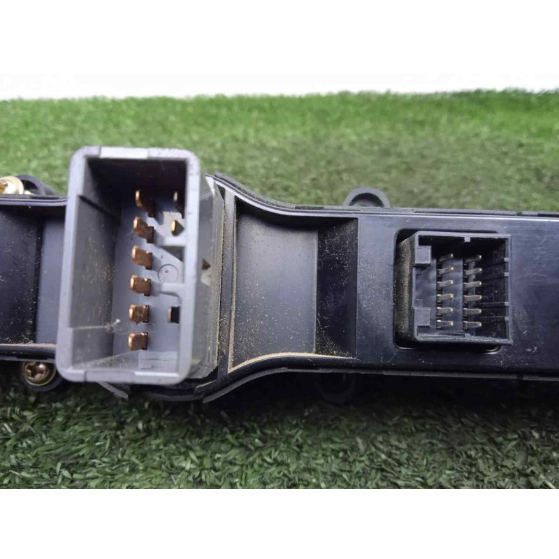 Recambio de warning para ssangyong rexton 2.7 turbodiesel cat referencia OEM IAM 8520008B10  