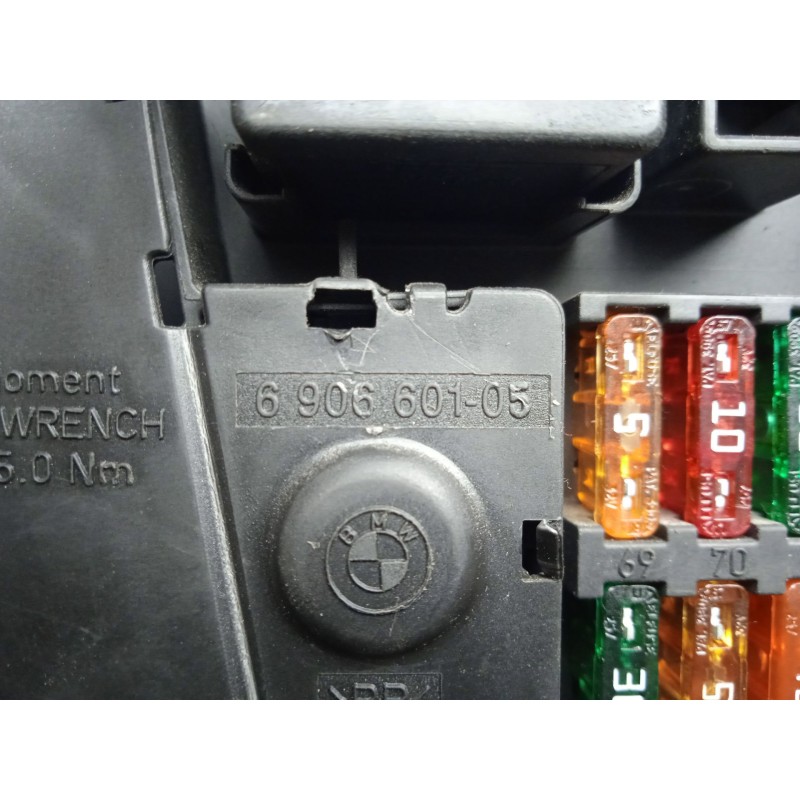 Recambio de caja reles / fusibles para bmw 5 touring (e61) 525 d referencia OEM IAM 690660105  